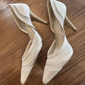 Jennifer Lopez nude/ beige Mandrea D’Orsay pump stilettos- NWOT